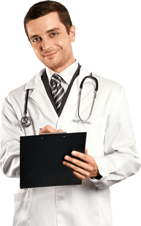 Оставьте заявку нашим специалистам Врач клиники Похмельная служба с планшетом в руке